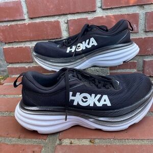 Hoka women’s Size 7.5  Bondi 8